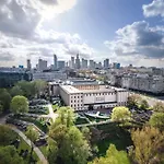 Metro Wifi 300mbs 65'tv Netflix Hbo Appletv+ Appartement Varsovie