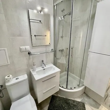 Apartamento Metro Wifi 300mbs 65'tv Netflix Hbo Appletv+ Varsóvia