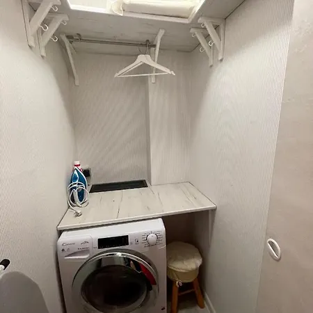 Διαμέρισμα Metro Wifi 300mbs 65'tv Netflix Hbo Appletv+ *